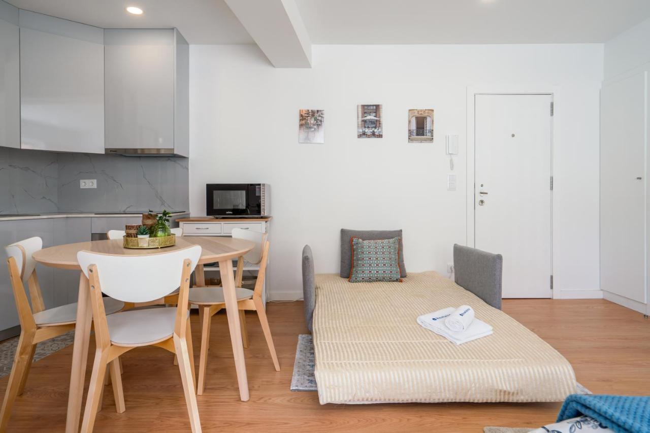 Host Wise - Comfy Sunny Flat - Prime Location Apartment Porto Luaran gambar